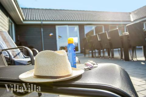 I det attraktive feriehuset nr. 730 i Tyskland finnes det mengder av utendørsaktiviteter, som leketårn og huskestativ.