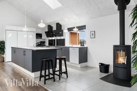 Kjøkkenet i luksushus nr. 727 er godt innrettet.