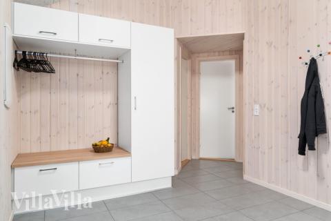 Det romslige inngangspartiet til luksushus nr. 727 i Tyskland