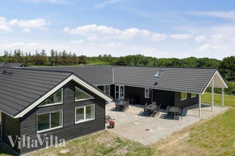 Dette lekre huset med svømmebasseng, nr. 728, med plass til 24 personer, ligger i Tyskland