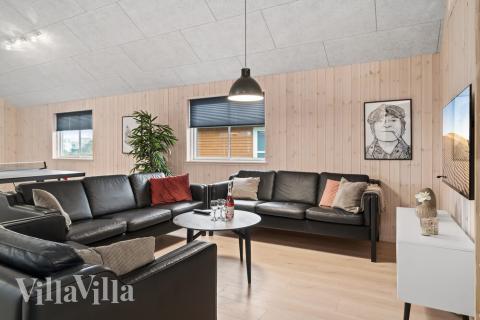 Luksushus nr. 728 til 24 personer tilbyr et stort aktivitetsrom med bl.a. biljard og dart