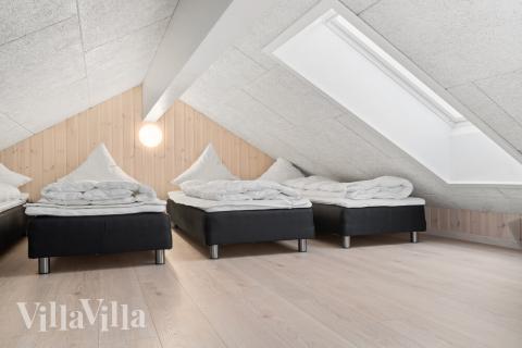 Noen av de 24 soveplassene i luksushus nr. 728 finnes på hems