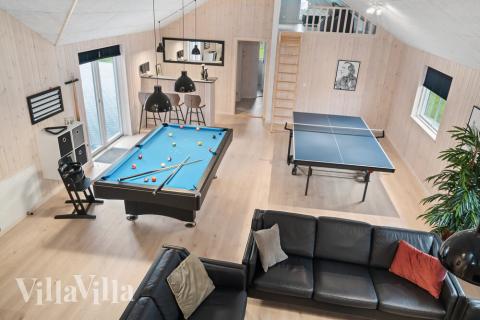 Aktivitetsrom i luksushus nr. 728 med 9 soverom og plass til 24 personer.