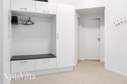 Det romslige inngangspartiet til luksushus nr. 728 i Tyskland