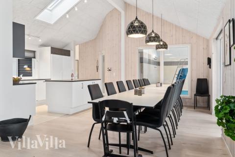 Oppholdsrom med plass til 18 i luksushus nr. 733.