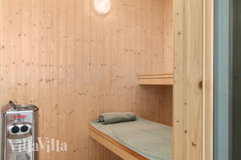 Nyt varmen i badstuen i luksushus nr. 733 til 18 personer