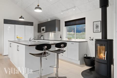 Kjøkkenet i luksushus nr. 732 er fullt utstyrt så dere lett kan lage mat til 20 personer.