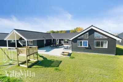 Dette lekre huset med svømmebasseng, nr. 731, med plass til 20 personer, ligger i Tyskland