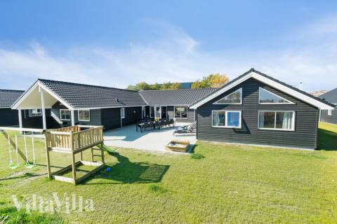 Dette lekre huset med svømmebasseng, nr. 731, med plass til 20 personer, ligger i Tyskland