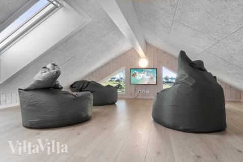 Noen av de 24 soveplassene i luksushus nr. 729 finnes på hems