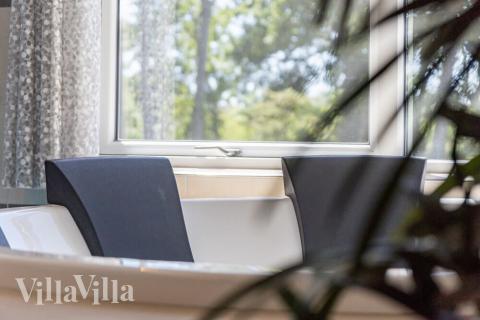 Nyt varmen i boblebadet i luksushus nr. 503 i Lolland/Falster/Møn