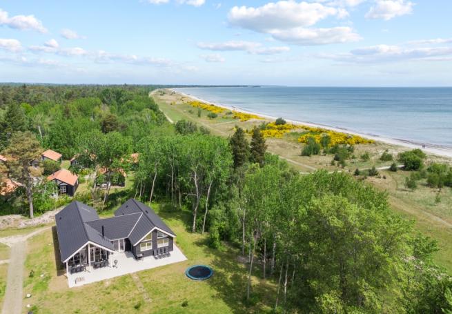 Dette lekre huset med svømmebasseng, nr. 503, med plass til 18 personer, ligger i Lolland/Falster/Møn