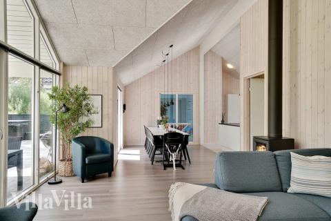 Oppholdsrom med plass til 14 i luksushus nr. 519.