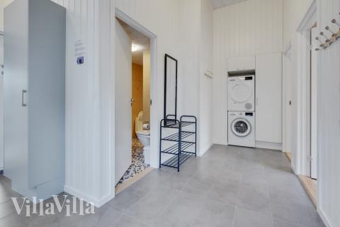 Det romslige inngangspartiet til luksushus nr. 511 i Lolland/Falster/Møn