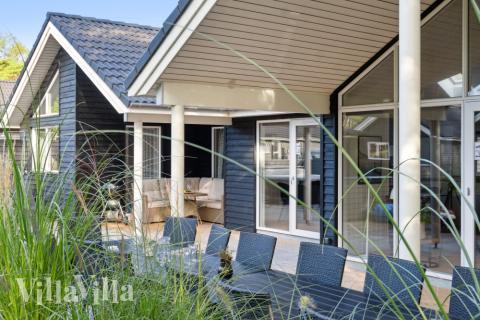 Luksushus nr. 511 har en deilig terrasse med gode hagemøbler til 14 personer.