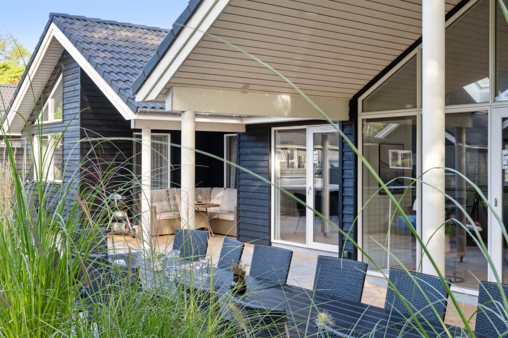 Luksushus nr. 511 har en deilig terrasse med gode hagemøbler til 14 personer.