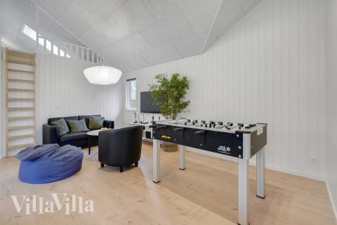 I tillegg til alle aktivitetsmulighetene i husets bassengavdeling, kan du også spille biljard, bordtennis og dart i luksushus nr. 513