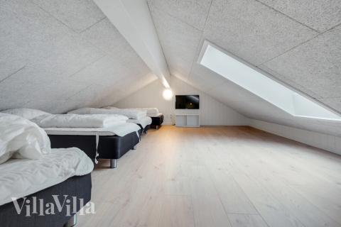 Noen av de 16 soveplassene i luksushus nr. 513 finnes på hems