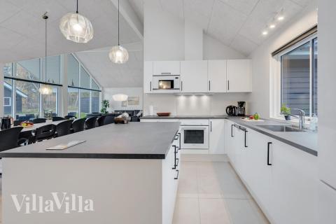 Kjøkkenet i luksushus nr. 513 er godt innrettet.