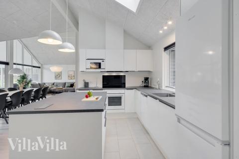 Kjøkkenet i luksushus nr. 509 er fullt utstyrt så dere lett kan lage mat til 16 personer.