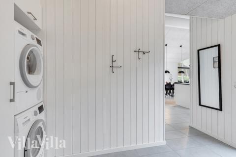 Det romslige inngangspartiet til luksushus nr. 502 i Lolland/Falster/Møn