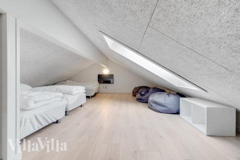 Noen av de 18 soveplassene i luksushus nr. 502 finnes på hems