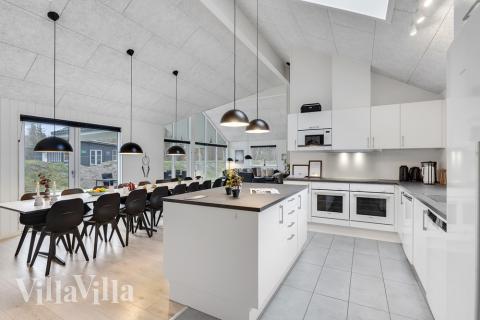 Kjøkkenet i luksushus nr. 502 er godt innrettet.