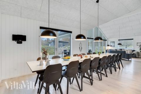 Oppholdsrom med plass til 18 i luksushus nr. 502.