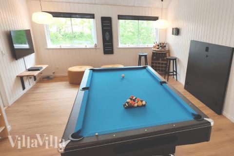 Luksushus nr. 515 til 14 personer tilbyr et stort aktivitetsrom med bl.a. biljard og dart