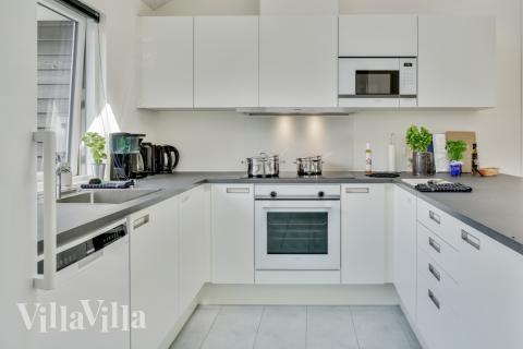 Kjøkkenet i luksushus nr. 515 er godt innrettet.