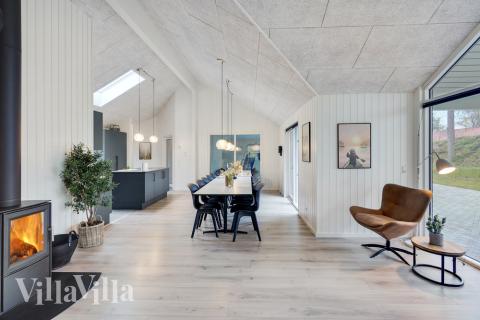 Oppholdsrom med plass til 18 i luksushus nr. 517.