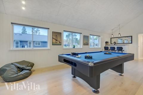 Luksushus nr. 507 til 18 personer tilbyr et stort aktivitetsrom med bl.a. biljard og dart