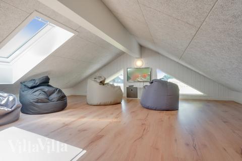 Noen av de 24 soveplassene i luksushus nr. 493 finnes på hems