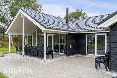 Luksushus nr. 506 har en deilig terrasse med gode hagemøbler til 18 personer.