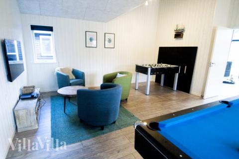 Luksushus nr. 506 til 18 personer tilbyr et stort aktivitetsrom med bl.a. biljard og dart