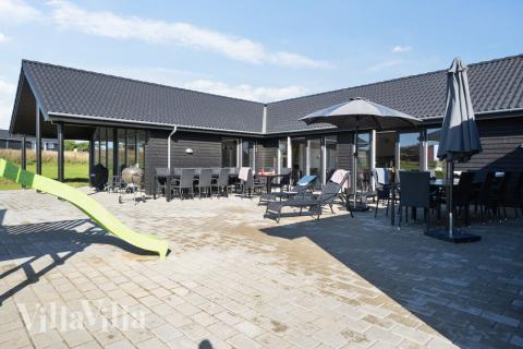 Stor terrasse i luksushus nr. 497 i Sydjylland.