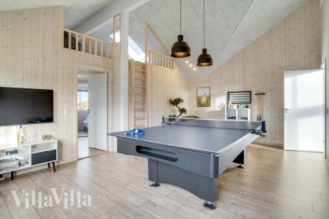 Luksushus nr. 522 til 14 personer tilbyr et stort aktivitetsrom med bl.a. biljard og dart