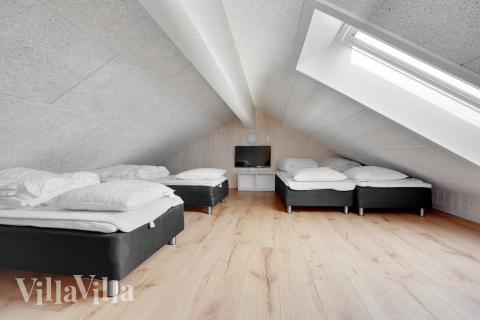 Noen av de 16 soveplassene i luksushus nr. 521 finnes på hems