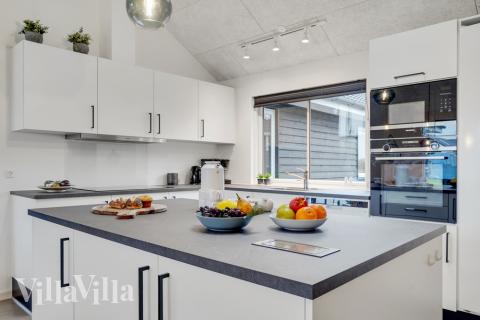 Kjøkkenet i luksushus nr. 521 er godt innrettet.