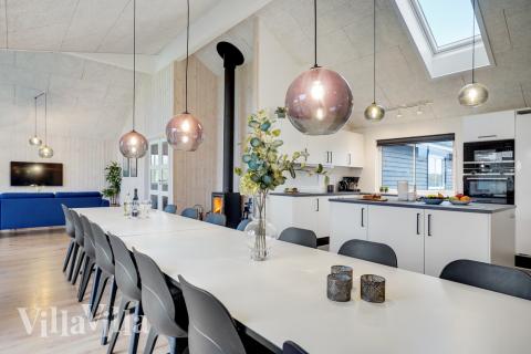 Oppholdsrom med plass til 16 i luksushus nr. 521.