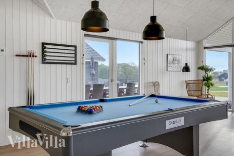 Luksushus nr. 496 til 26 personer tilbyr et stort aktivitetsrom med bl.a. biljard og dart