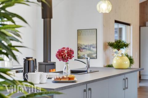 På luksushusets kjøkken finner dere alt dere trenger for å lage mat til 20 personer.