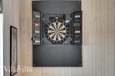 Luksushus nr. 499 til 24 personer tilbyr et stort aktivitetsrom med bl.a. biljard og dart