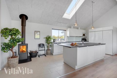 Kjøkkenet i luksushus nr. 499 er fullt utstyrt så dere lett kan lage mat til 24 personer.