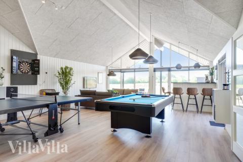 I tillegg til alle aktivitetsmulighetene i husets bassengavdeling, kan du også spille biljard, bordtennis og dart i luksushus nr. 531