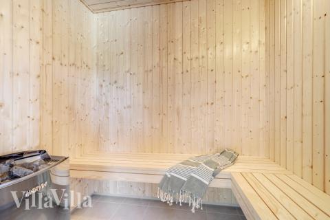 Nyt varmen i badstuen i luksushus nr. 516 til 24 personer