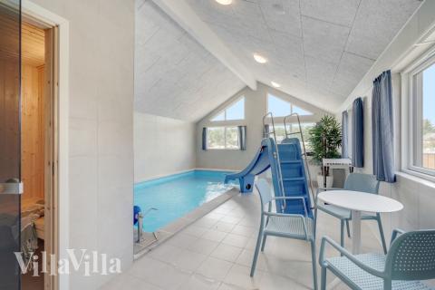 Ta en dukkert i bassenget i luksushus nr. 516 i Vestjylland.