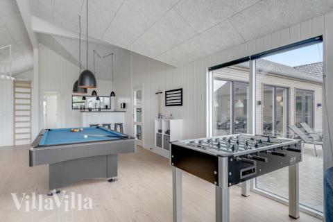 Aktivitetsrom i luksushus nr. 516 med 9 soverom og plass til 24 personer.