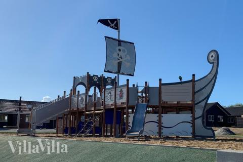 I tillegg til alle aktivitetsmulighetene i husets bassengavdeling, tilbyr også luksushus nr. 526 mengder av utendørsaktiviteter