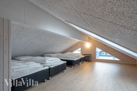 Noen av de 20 soveplassene i luksushus nr. 526 finnes på hems